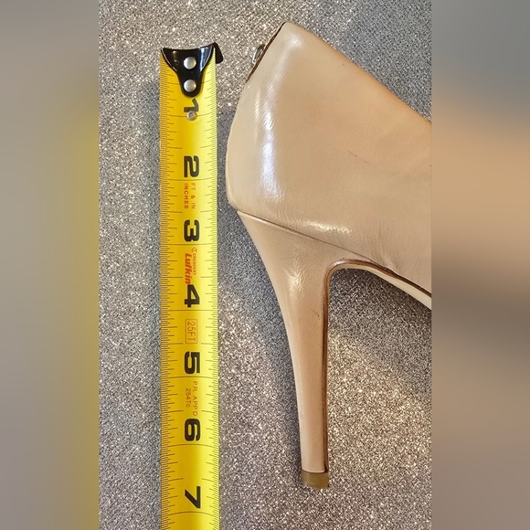 Michael Kors  Nude Patent Leather High Stiletto Heels with Pointed Toe - Picture 12 of 13